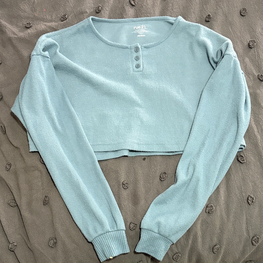 Rue21 Teal Buttoned Crop Top